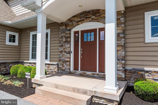 425 E DELP RD, Lancaster, PA 17601