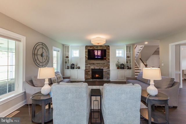 425 E DELP RD, Lancaster, PA 17601