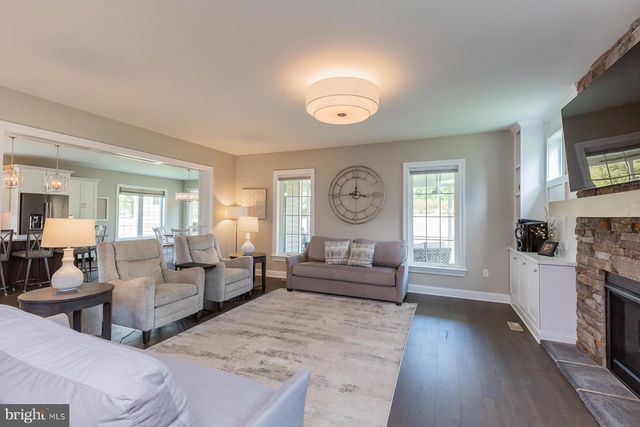425 E DELP RD, Lancaster, PA 17601