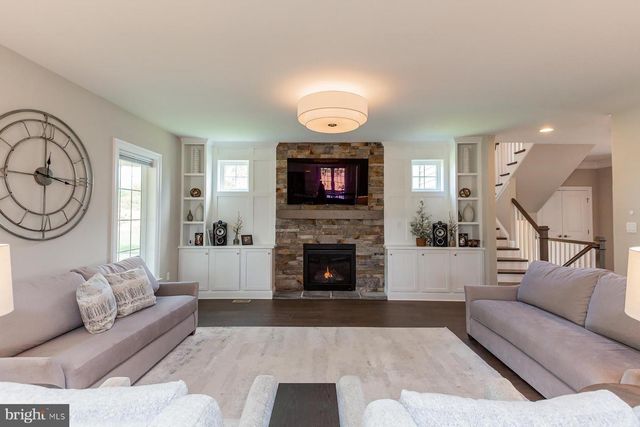 425 E DELP RD, Lancaster, PA 17601
