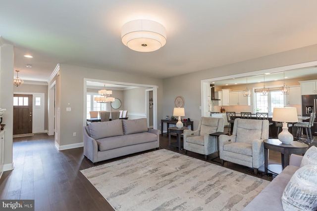 425 E DELP RD, Lancaster, PA 17601