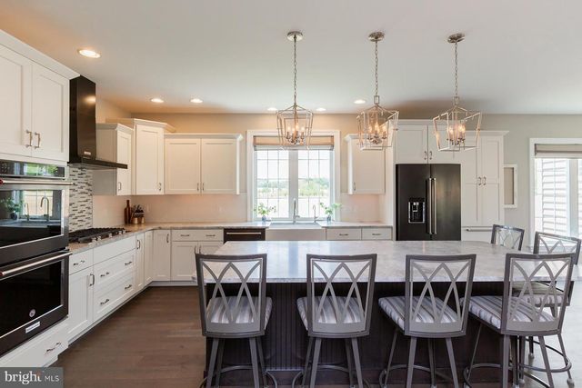 425 E DELP RD, Lancaster, PA 17601