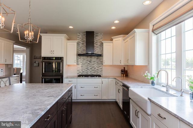425 E DELP RD, Lancaster, PA 17601