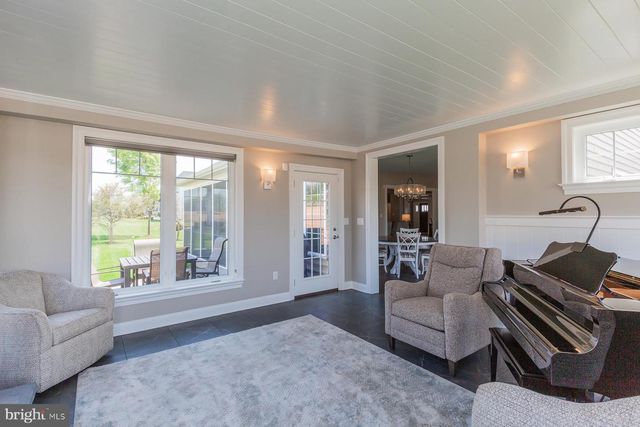 425 E DELP RD, Lancaster, PA 17601