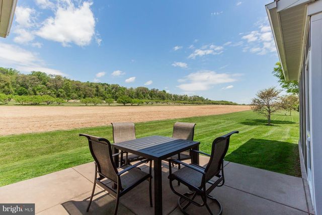 425 E DELP RD, Lancaster, PA 17601
