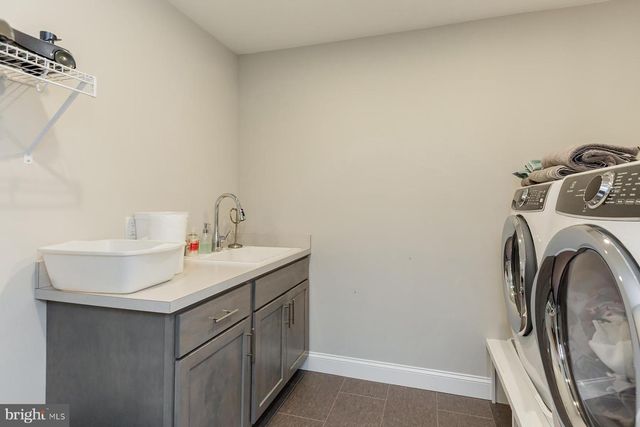 425 E DELP RD, Lancaster, PA 17601