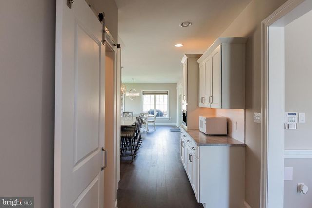 425 E DELP RD, Lancaster, PA 17601