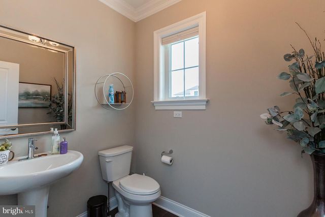 425 E DELP RD, Lancaster, PA 17601
