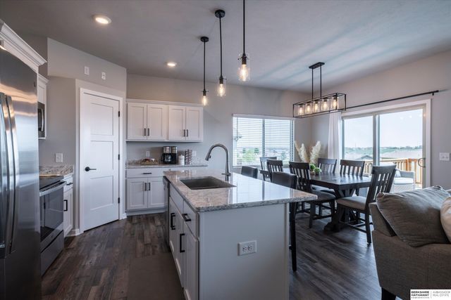 9401 S 178th Street, Omaha, NE 68136