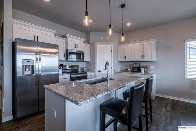 9401 S 178th Street, Omaha, NE 68136