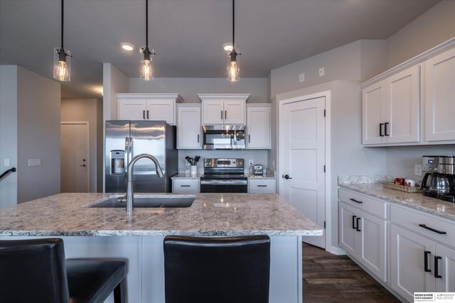 9401 S 178th Street, Omaha, NE 68136