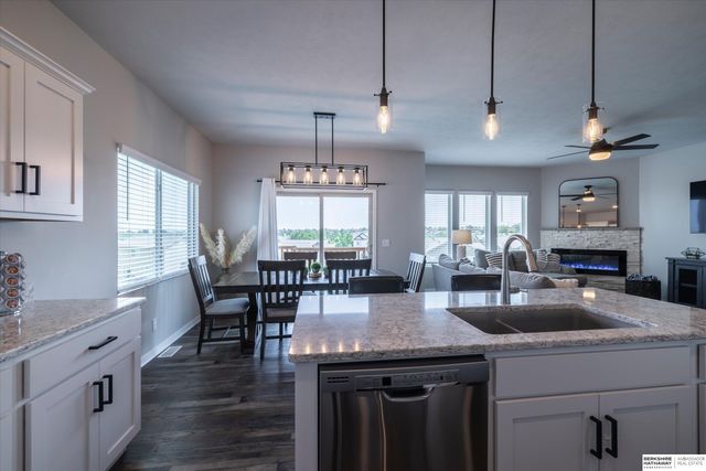 9401 S 178th Street, Omaha, NE 68136