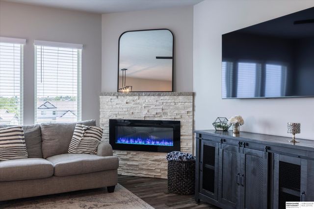 9401 S 178th Street, Omaha, NE 68136