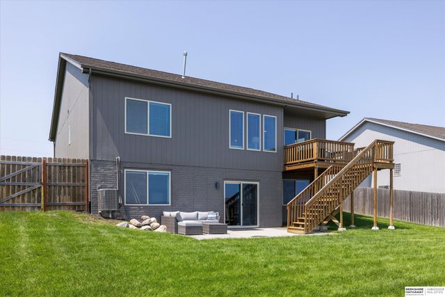 9401 S 178th Street, Omaha, NE 68136