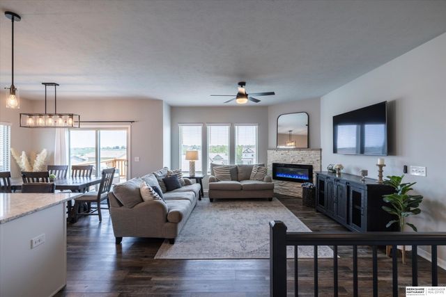 9401 S 178th Street, Omaha, NE 68136
