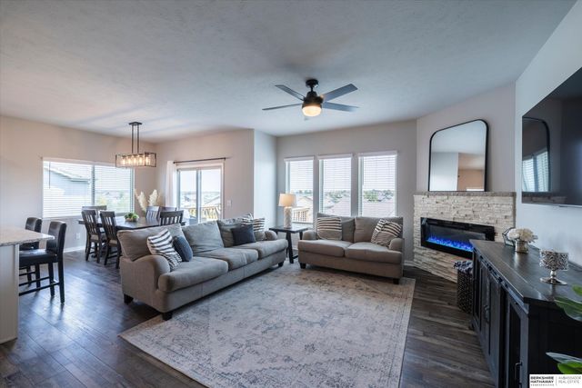 9401 S 178th Street, Omaha, NE 68136