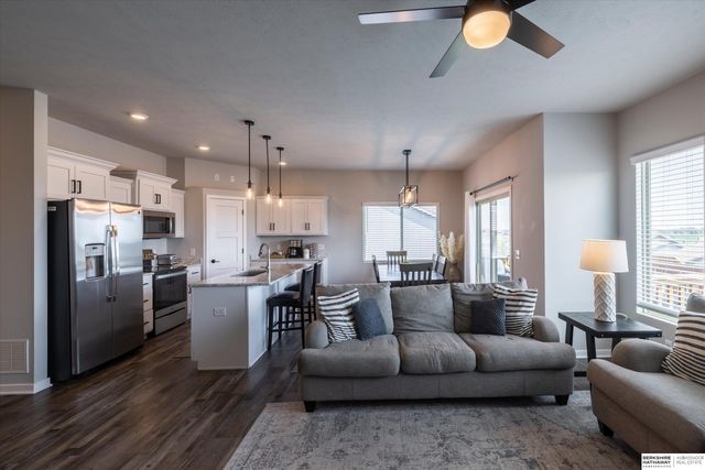 9401 S 178th Street, Omaha, NE 68136