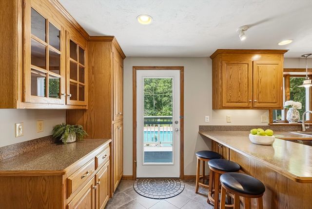 35 Chestnut St, Bellingham, MA 02019