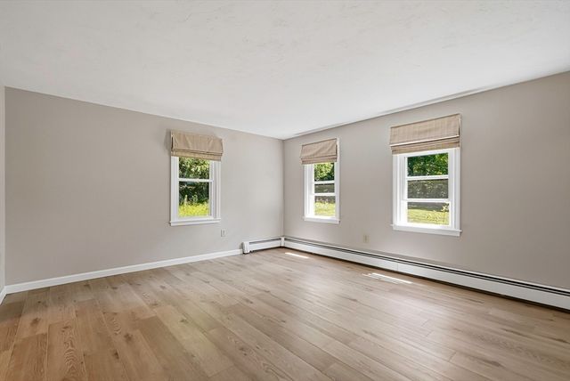 35 Chestnut St, Bellingham, MA 02019