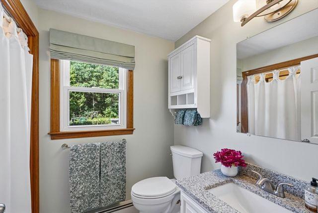 35 Chestnut St, Bellingham, MA 02019