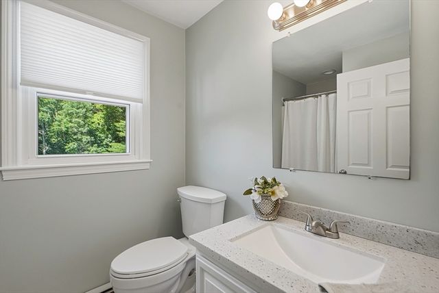35 Chestnut St, Bellingham, MA 02019