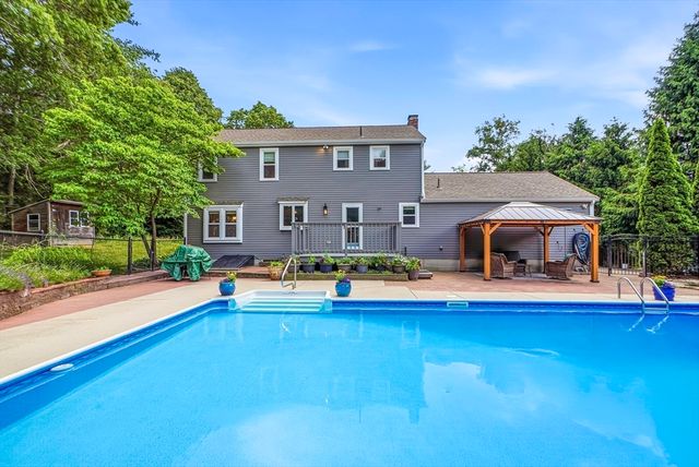 35 Chestnut St, Bellingham, MA 02019