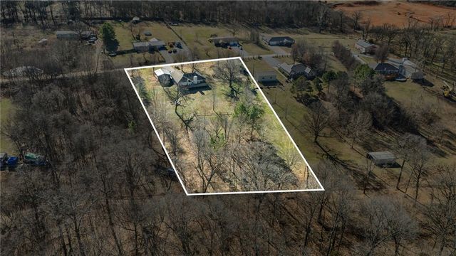 14124 Monica Drive, Gravette, AR 72736