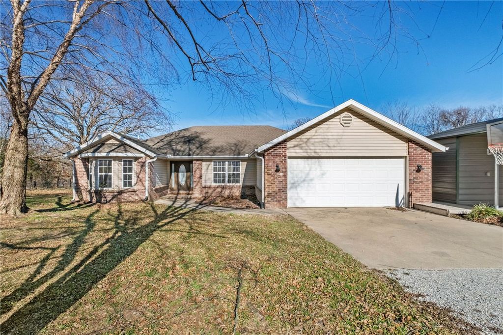 14124 Monica Drive, Gravette, AR 72736