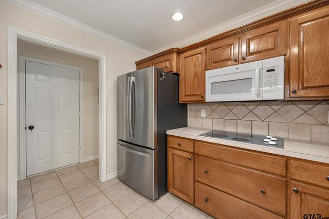 4109 Stone Brook Ln, Tyler, TX 75707