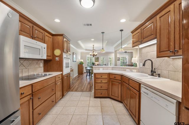 4109 Stone Brook Ln, Tyler, TX 75707