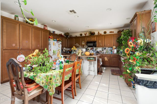 37854 Old Adobe Court, Palmdale, CA 93552
