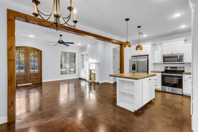 88 Rock hill Rd., Sumrall, MS 39482