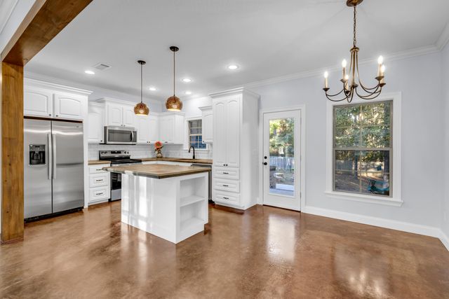 88 Rock hill Rd., Sumrall, MS 39482