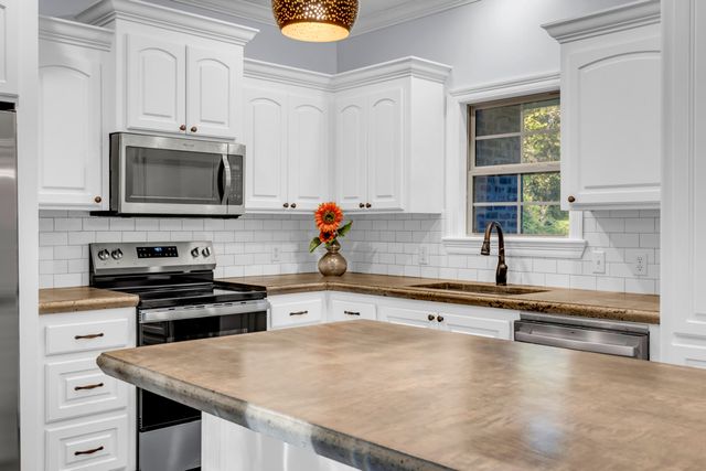 88 Rock hill Rd., Sumrall, MS 39482