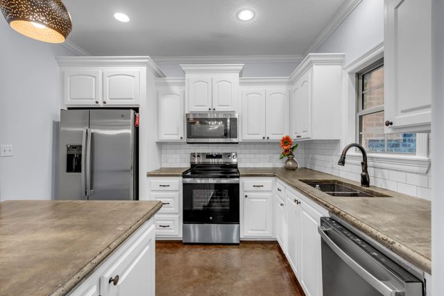 88 Rock hill Rd., Sumrall, MS 39482