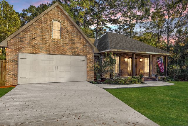 88 Rock hill Rd., Sumrall, MS 39482