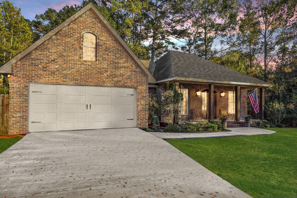 88 Rock hill Rd., Sumrall, MS 39482