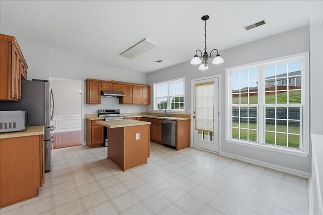 1725 Eagle Trace Dr, Mount Juliet, TN 37122