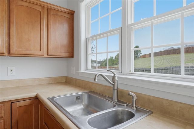 1725 Eagle Trace Dr, Mount Juliet, TN 37122