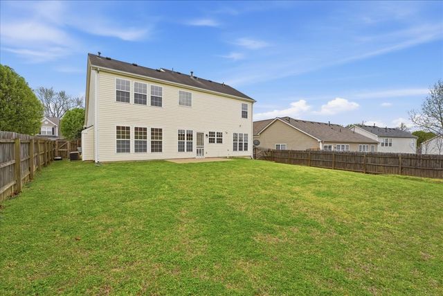 1725 Eagle Trace Dr, Mount Juliet, TN 37122