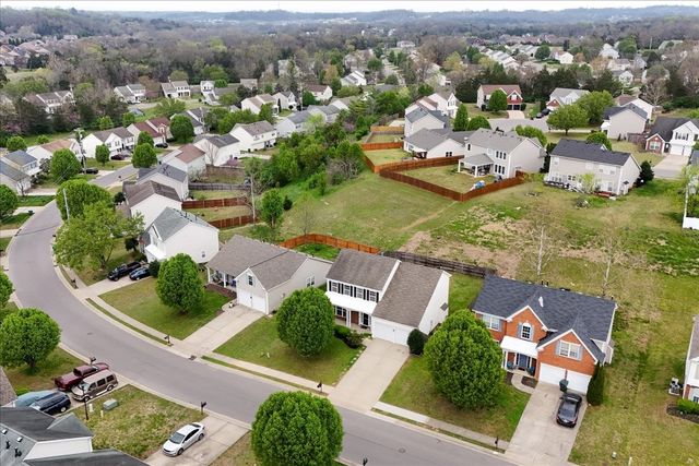 1725 Eagle Trace Dr, Mount Juliet, TN 37122