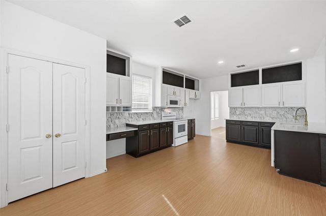 4524 Via Ventura, Mesquite, TX 75150