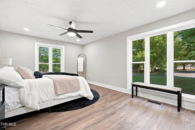 2016 Arlington Drive, Kingsport, TN 37663