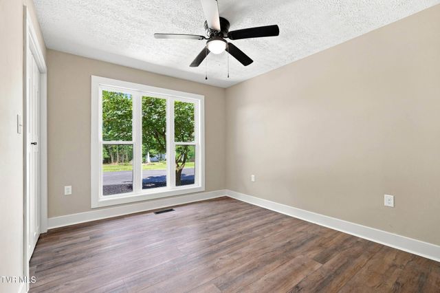 2016 Arlington Drive, Kingsport, TN 37663
