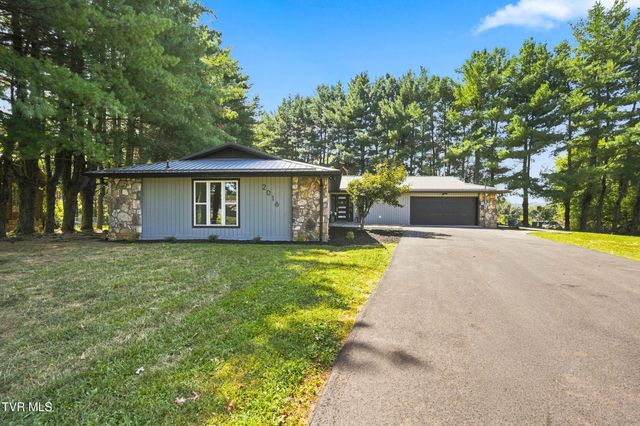 2016 Arlington Drive, Kingsport, TN 37663