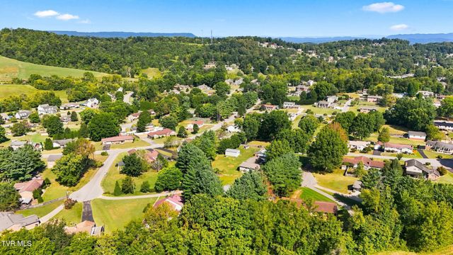 2016 Arlington Drive, Kingsport, TN 37663