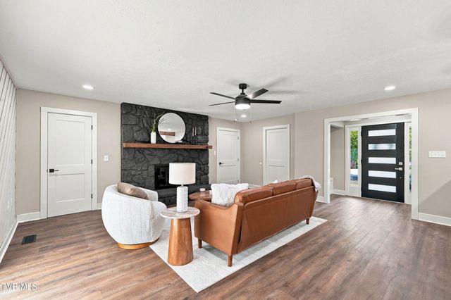 2016 Arlington Drive, Kingsport, TN 37663