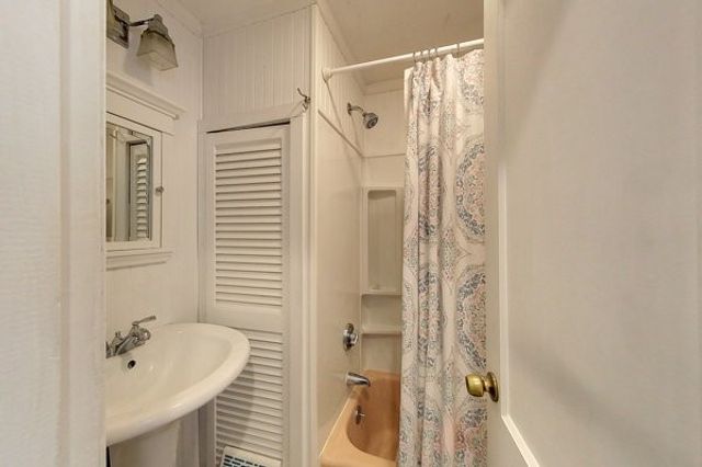 25 Warren Avenue, Middletown, RI 02842