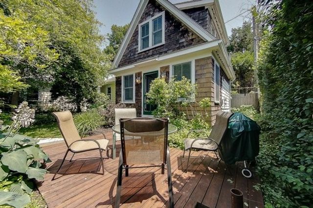 25 Warren Avenue, Middletown, RI 02842
