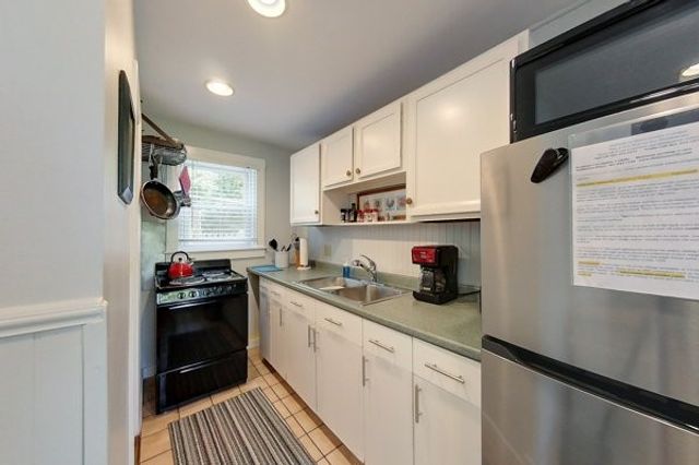 25 Warren Avenue, Middletown, RI 02842